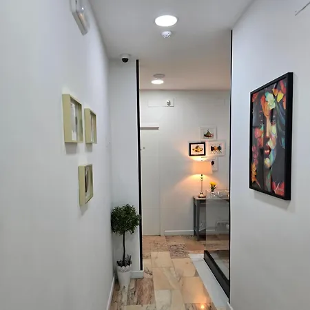 アパート Lhome セビリア