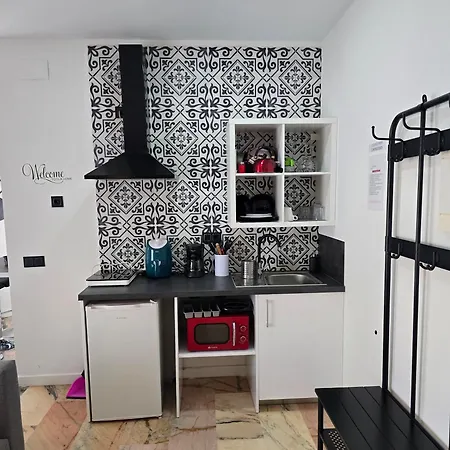 Lhome アパート *