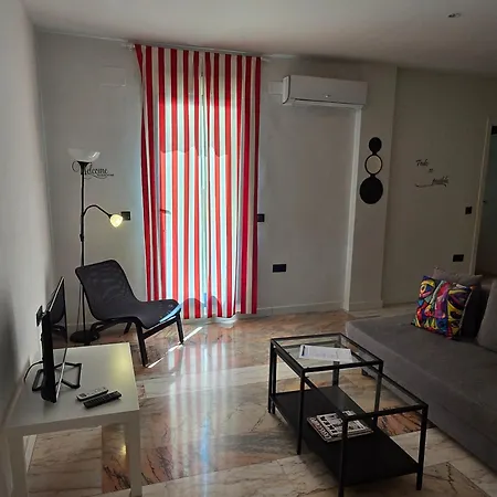 アパート Lhome セビリア