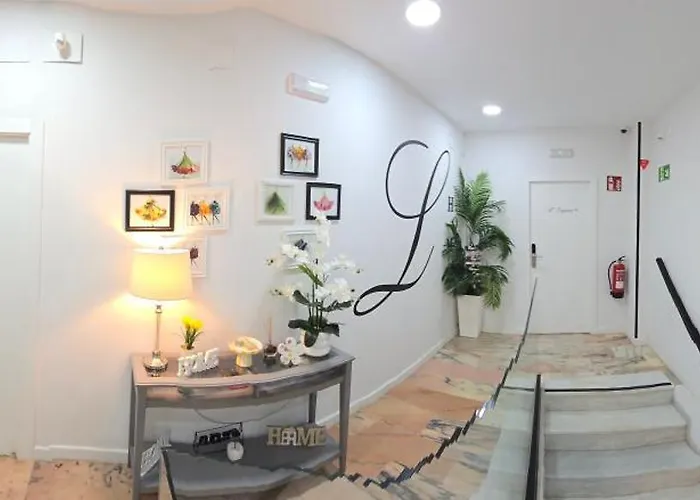 Lhome Santa Justa Centro アパート セビリア