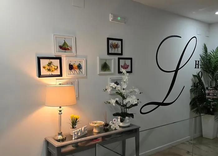 Lhome Santa Justa Centro セビリア