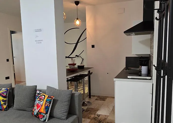 Lhome Santa Justa Centro アパート
